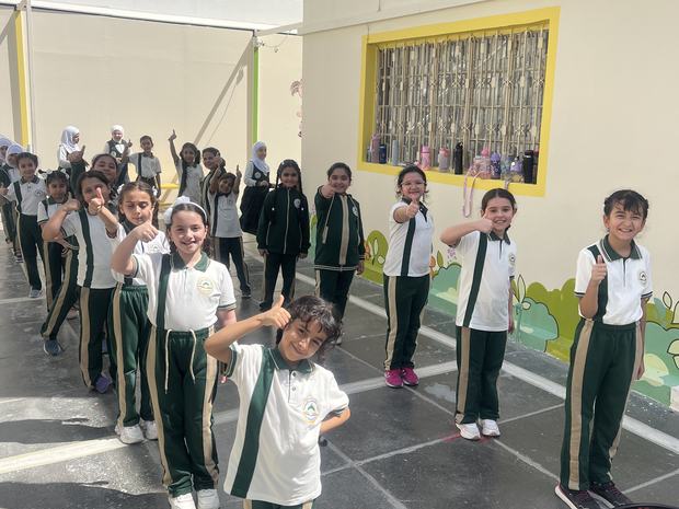 طالبات بالزيّ الرياضي في يوم النشاط
